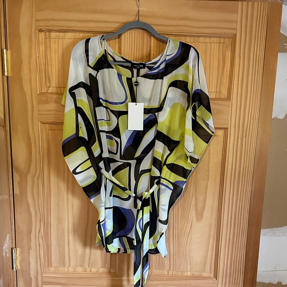 Chic Abstract Print Blouse with Belt